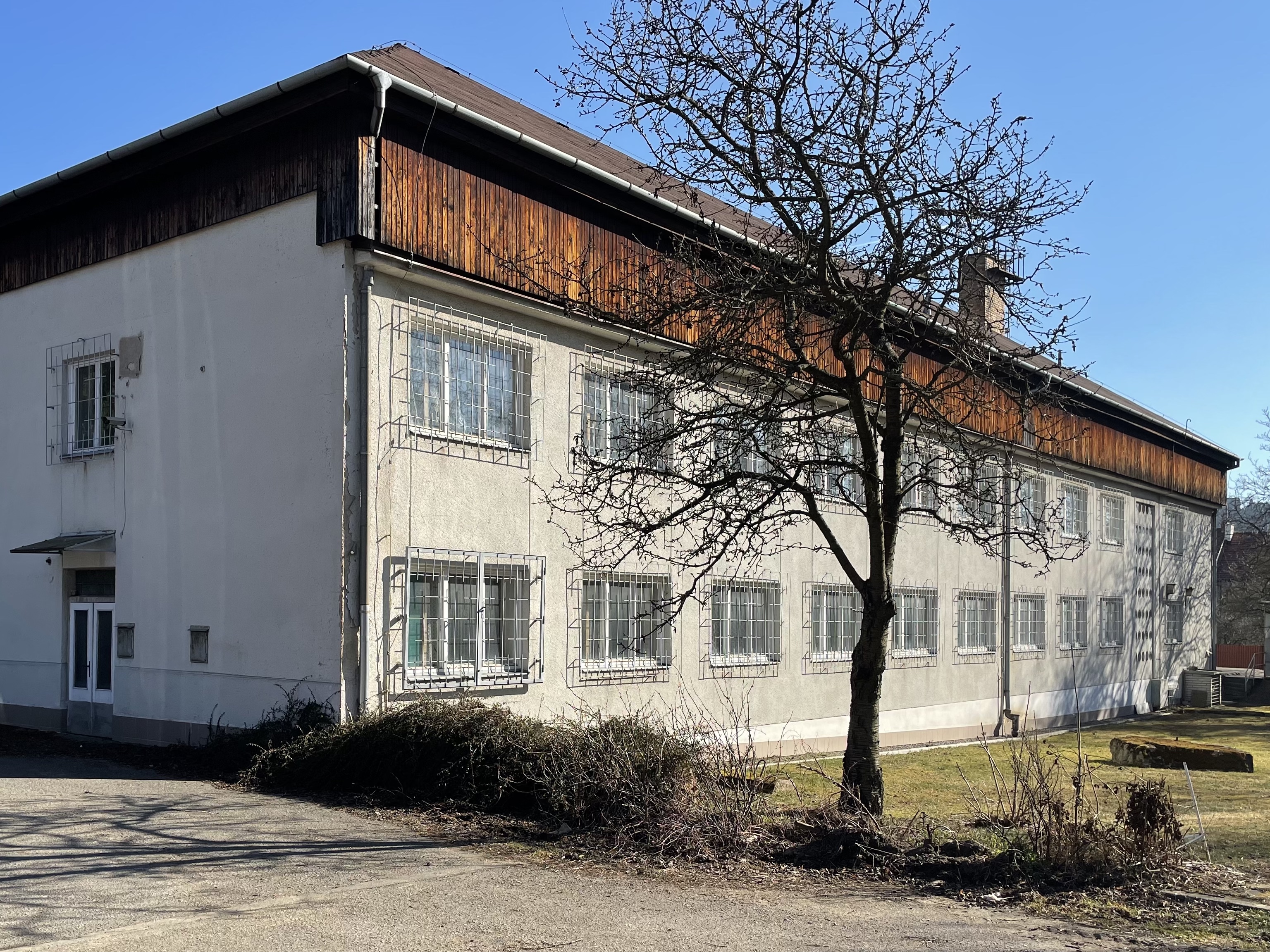Objekt hasičů na ulici Svatopluka Čecha, ze kterého by mohla vzniknout nová mateřská škola